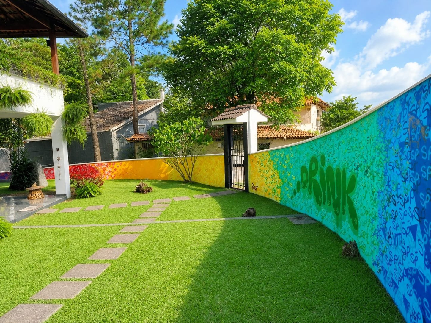 Mural assinado por Rod7